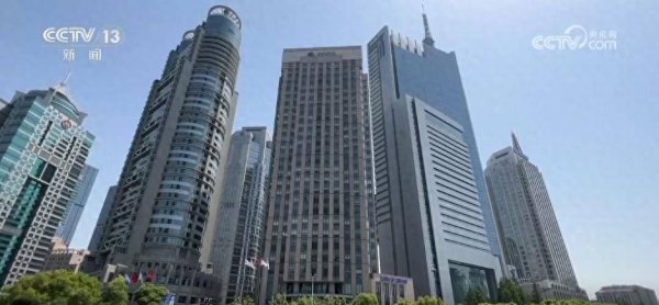 配资专业证券配资门户 “八部门+23项措施”助企纾困解忧 金融“活水”精准浇灌小微企业